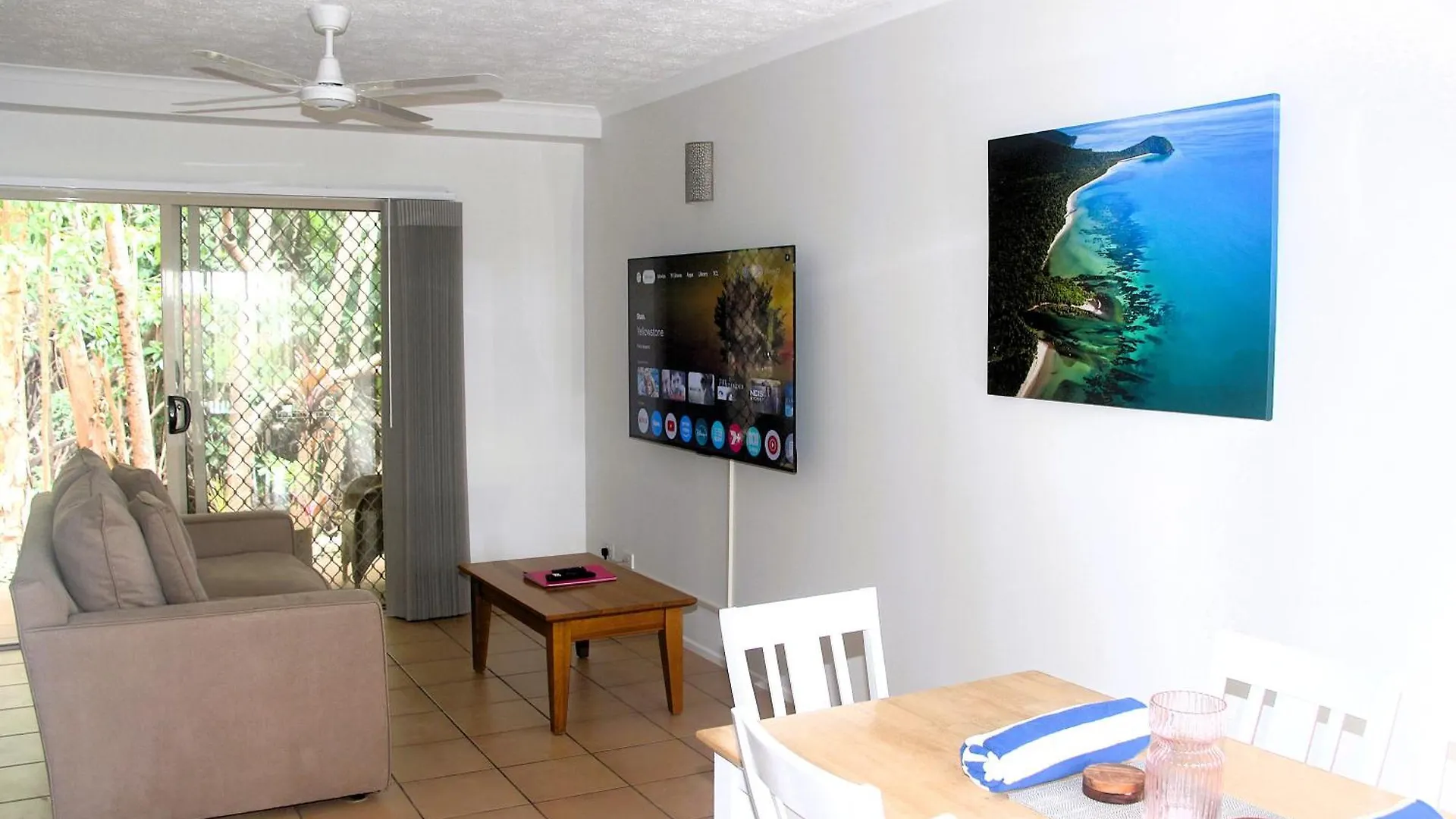 Wallaby Hideaway- Trinity Beach 0*,